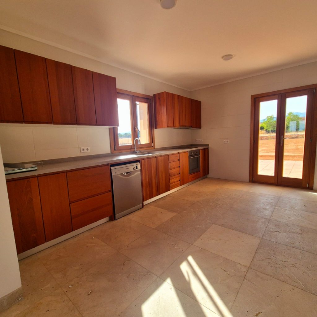 Finca rústica de nueva construcción con vistas a la Serra de Tramuntana – Inca