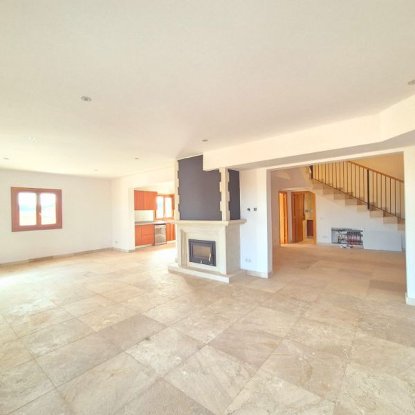 Finca rústica de nueva construcción con vistas a la Serra de Tramuntana – Inca