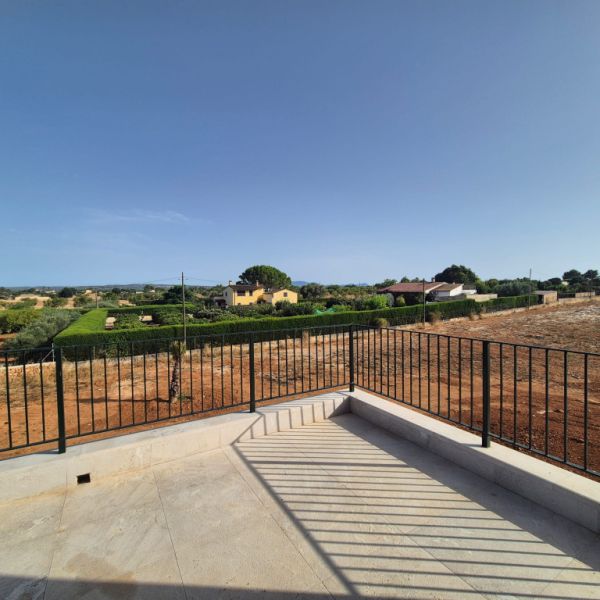 Finca rústica de nueva construcción con vistas a la Serra de Tramuntana – Inca