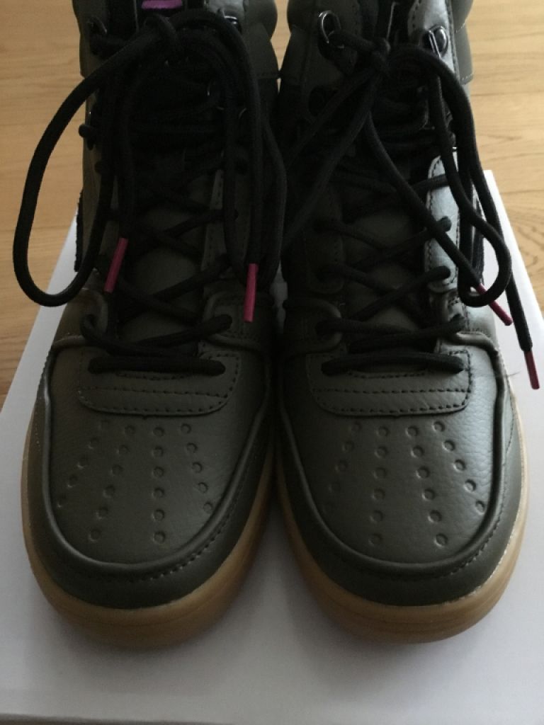 ¡NUEVO! Zapatillas FILA altas originales de piel, Talla 39, Caqui ¡NUEVO!