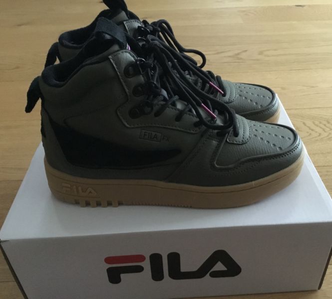 ¡NUEVO! Zapatillas FILA altas originales de piel, Talla 39, Caqui ¡NUEVO!