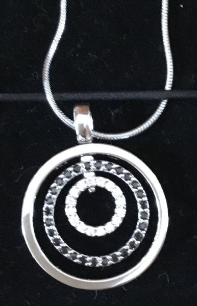 ¡NUEVO! Cadena de plata 925 sterling, colgante con strass