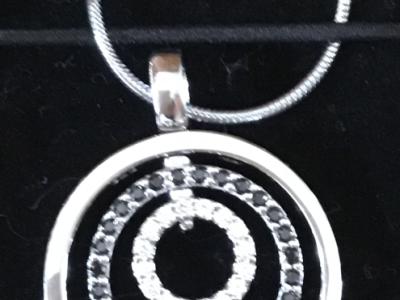 ¡NUEVO! Cadena de plata 925 sterling, colgante con strass