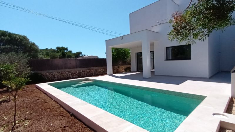 Chalet de nueva construcción con todas las comodidades y piscina en Cala Santanyí -- CH 21