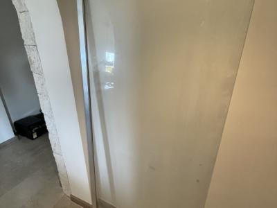 Nueva cabina de ducha, puerta batiente de cristal