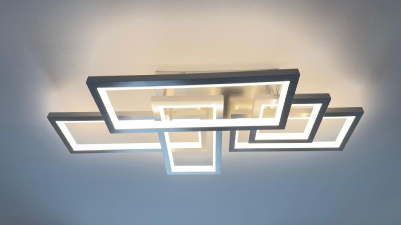 Lámpara de techo LED moderna, casi nueva