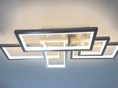 Lámpara de techo LED moderna, casi nueva