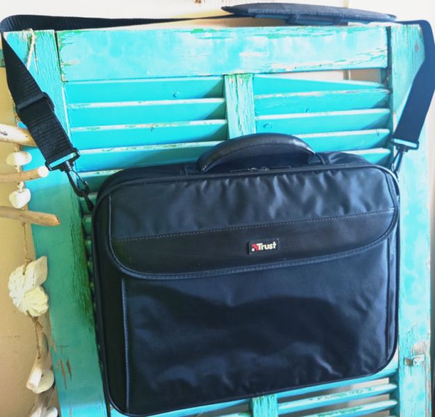 Bolsa prácticamente nueva para portátil/Notebook (equipaje de mano)