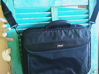 Bolsa prácticamente nueva para portátil/Notebook (equipaje de mano)