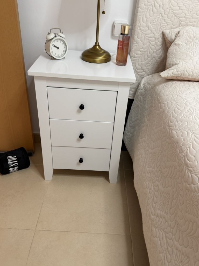 Cama de alta calidad casi nueva 1,40 m x 1,90 m, se vende completa