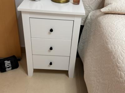 Cama de alta calidad casi nueva 1,40 m x 1,90 m, se vende completa