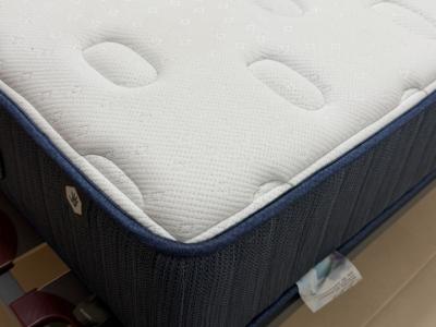 Cama de alta calidad casi nueva 1,40 m x 1,90 m, se vende completa