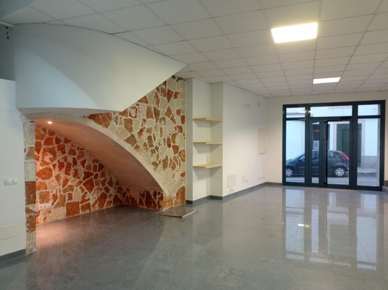 Neuwertiges und helles Ladenlokal im Zentrum von Felanitx --- L 11 CM