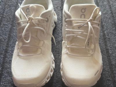 ON Running Laufschuhe