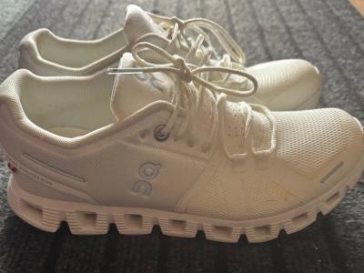 ON Running Laufschuhe