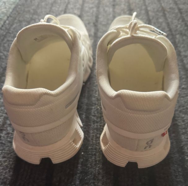 ON Running Laufschuhe