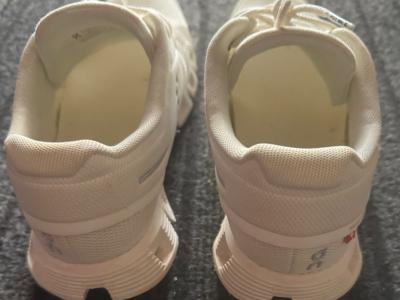 ON Running Laufschuhe