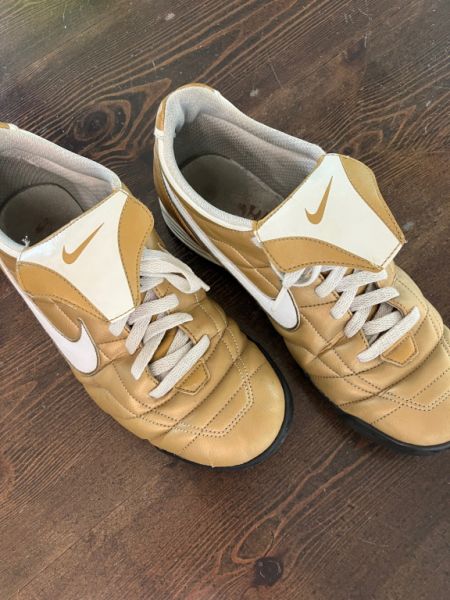 Zapatilla original NIKE talla 42