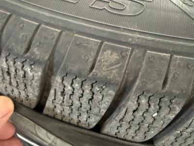 Juego de ruedas completas de invierno originales Porsche Macan III