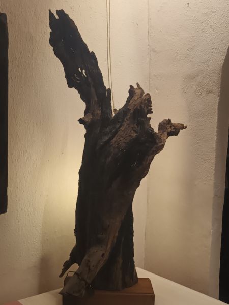 Lámpara de madera de pie original y única en su tipo