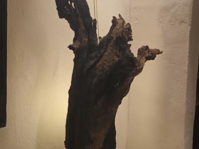 Lámpara de madera de pie original y única en su tipo