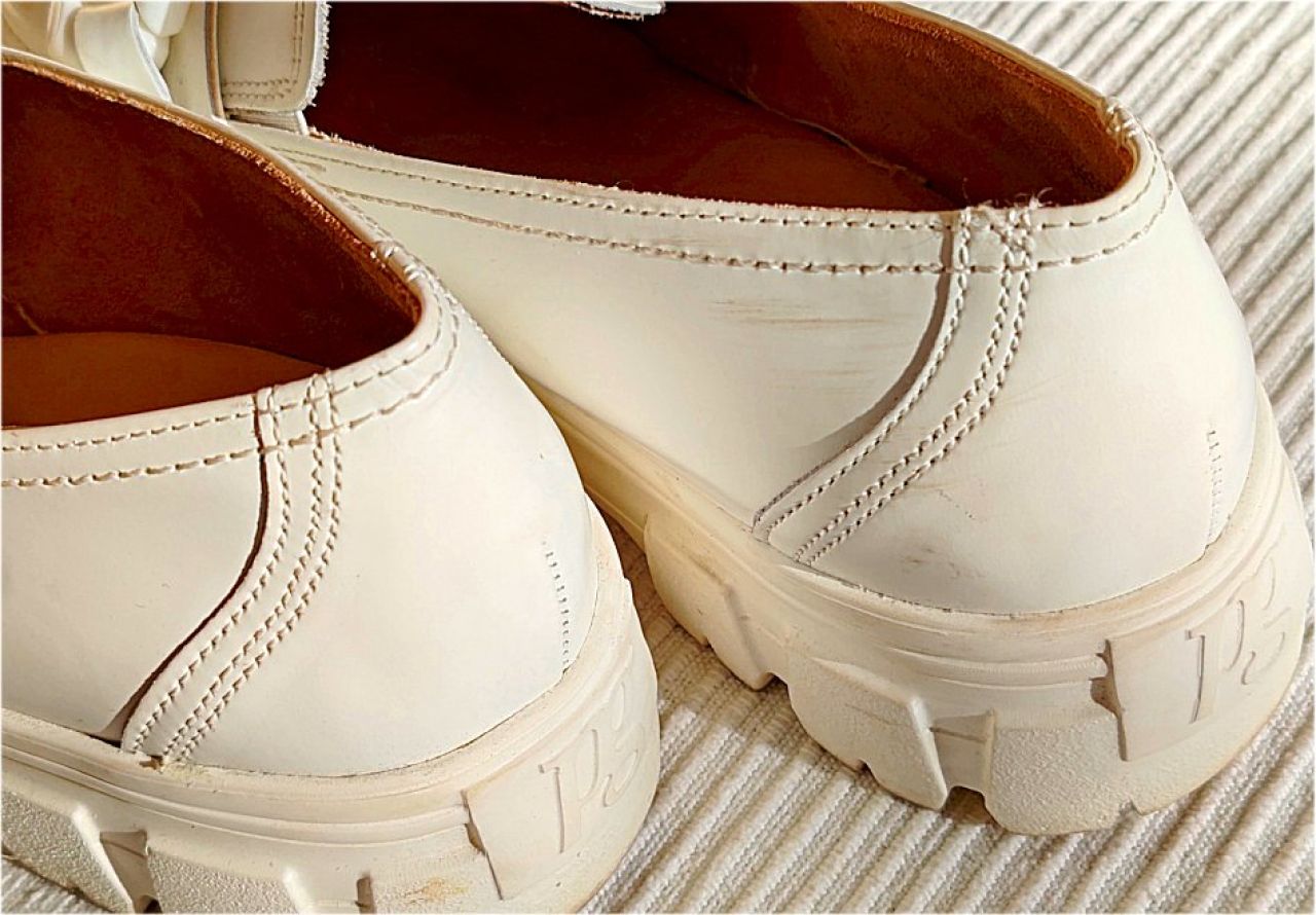 Paul Green Slipper aus Leder mit einer klobigen Kette, Gr. 38, sehr guter Zustand