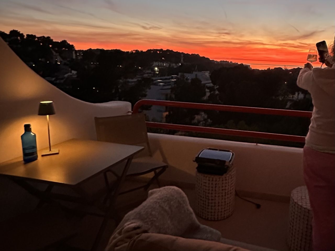 Ático estudio con vistas despejadas al mar | rehabilitado integralmente | balcón SO | solo 67 € gastos