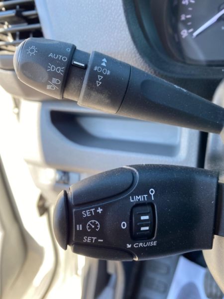 Peugeot Expert Premium 1.5 BHDi 102 CV Fg 4p