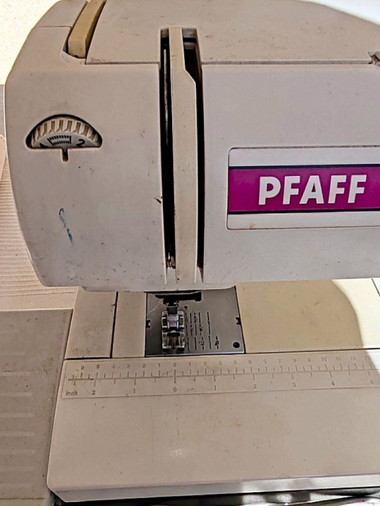 Pfaff ClassicStyle Quilt 1527 (IDT) – Defectuosa / Donante de repuestos / Para aficionados