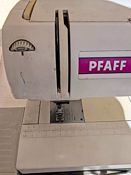 Pfaff ClassicStyle Quilt 1527 (IDT) – Defectuosa / Donante de repuestos / Para aficionados