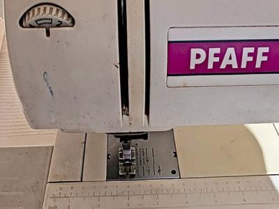 Pfaff ClassicStyle Quilt 1527 (IDT) – Defectuosa / Donante de repuestos / Para aficionados