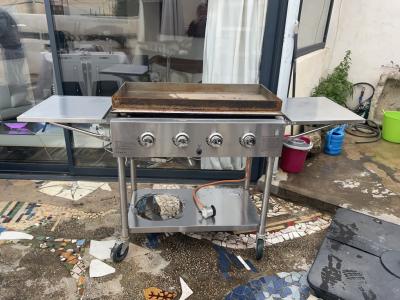 Plancha gas grill