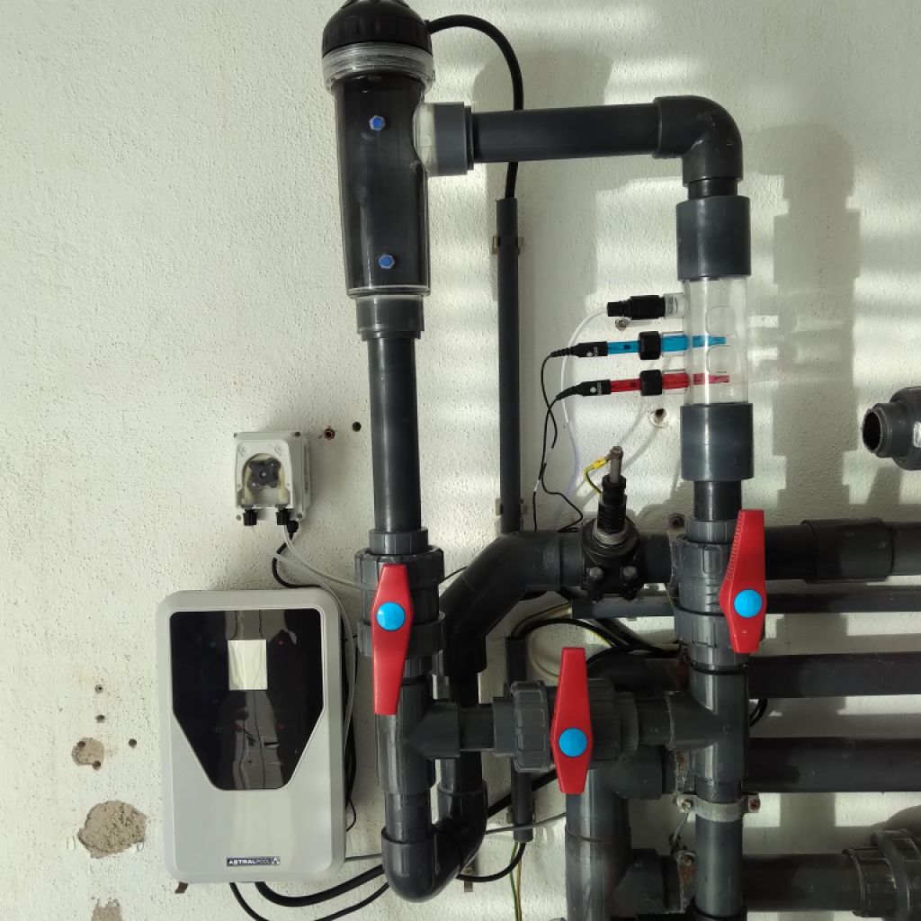 Pool Desinfektion neustes Modell Touchscreen astral idegis