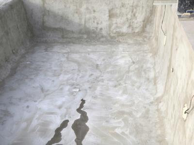 Rehabilitación de piscinas: nuevos azulejos, liner de piscina o recubrimiento