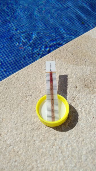 Piscina de agua de desinfección planta de sal Mallorca
