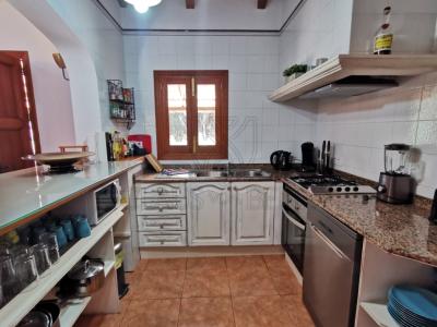 PORRERES: Encantadora propiedad rural con licencia de alquiler vacacional (ETV), pozo y viñas