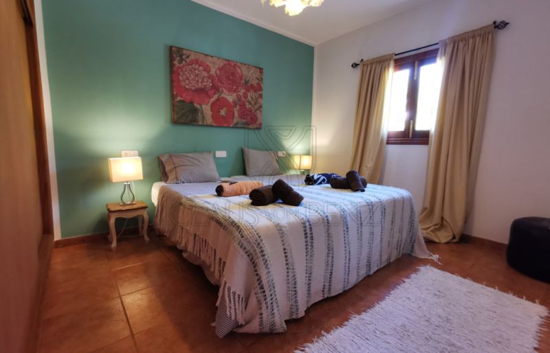 PORRERES: Encantadora propiedad rural con licencia de alquiler vacacional (ETV), pozo y viñas