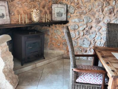 PORRERES: Encantadora propiedad rural con licencia de alquiler vacacional (ETV), pozo y viñas