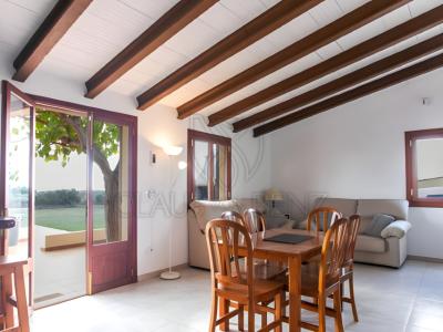 PORTOCRISTO: Finca rural cuidada con licencia de alquiler vacacional para 8 personas (solo venta)