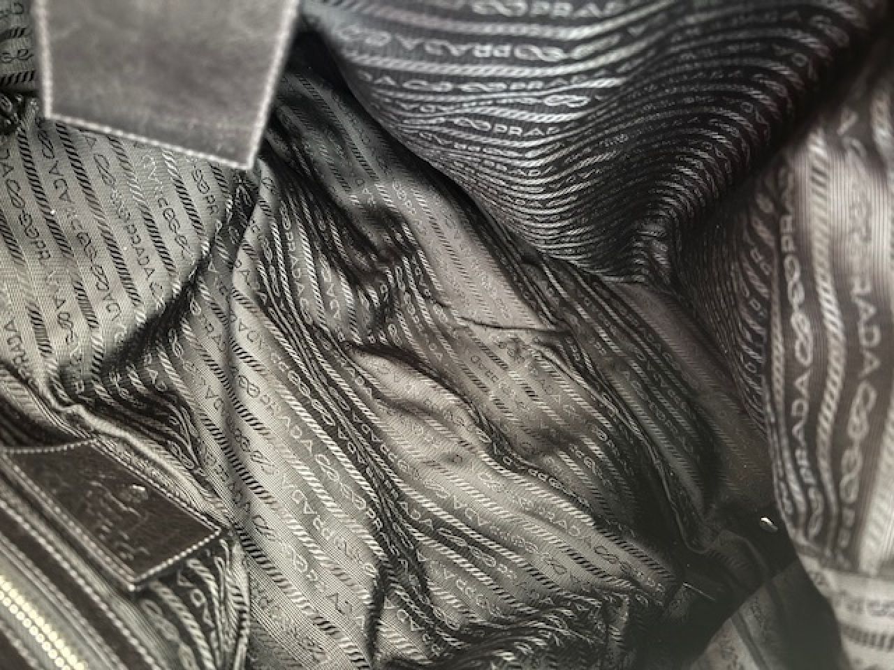 Bolso bandolera de piel PRADA