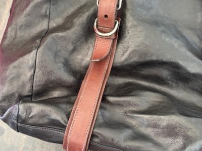 Bolso bandolera de piel PRADA