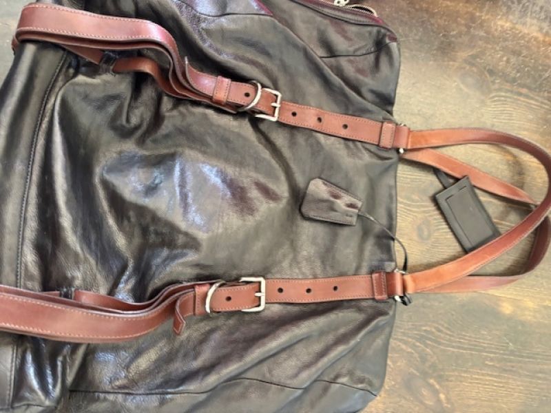 Bolso bandolera de piel PRADA