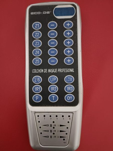 Professionelle Massageliege, platzsparend