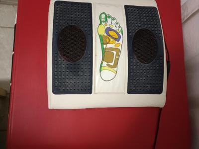 Professionelle Massageliege, platzsparend