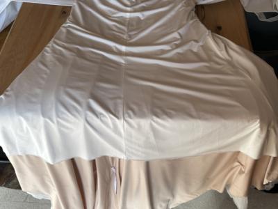 Pronovias Brautkleid mit Schlitz und Schleppe