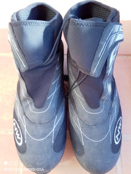 Zapatillas de ciclismo NORDWAVE Gore-Tex, talla 45 negras