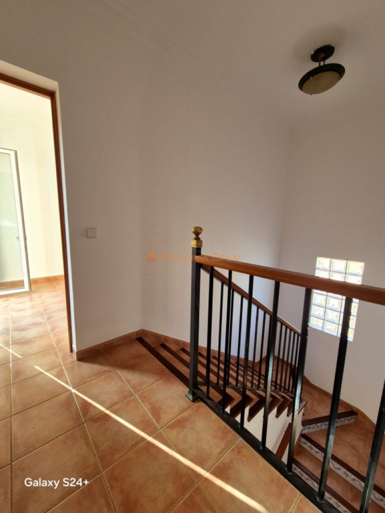 Reihenhaus-Chalet im Wohngebiet von Cala Mandia