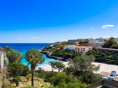 Chalet adosado en Cala Mandia