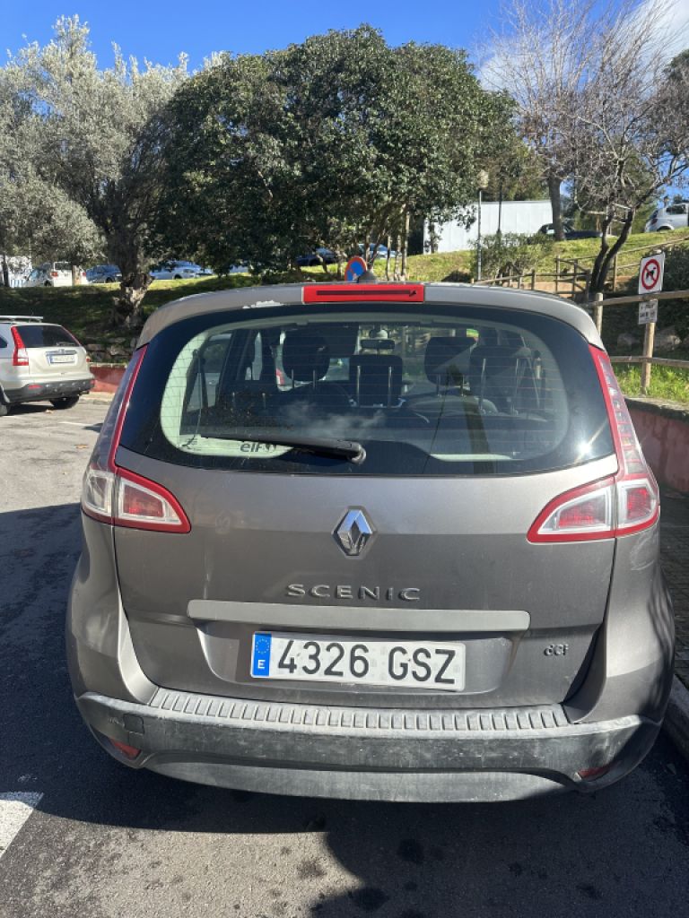 Renault Scenic Grande con nueva inspección (TÜV)