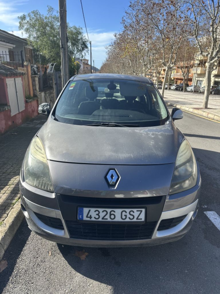 Renault Scenic Grande con nueva inspección (TÜV)